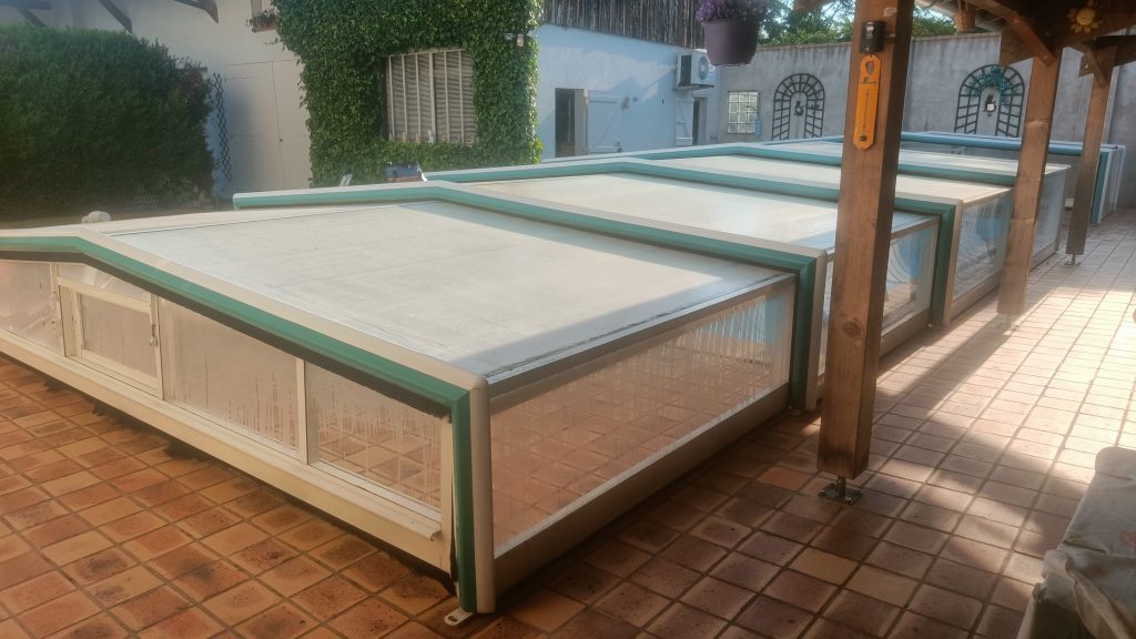 Réparation d'un abri de piscine Eureka à Espelette (64)