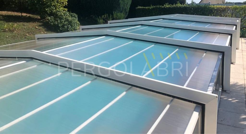 Toiture neuve de l'abri de piscine Eureka à Favars