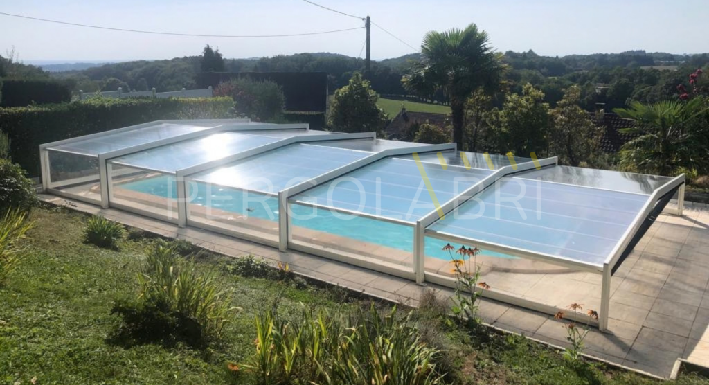 Réparation abri Eureka Favars : abri de piscine terminé