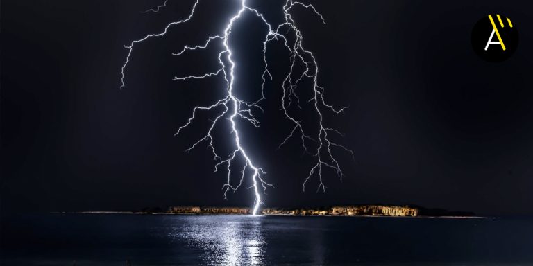 Conseils pour protéger votre abri de piscine lors de tempêtes