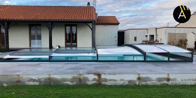 Installation d’un abri de piscine  en Charente -Maritime