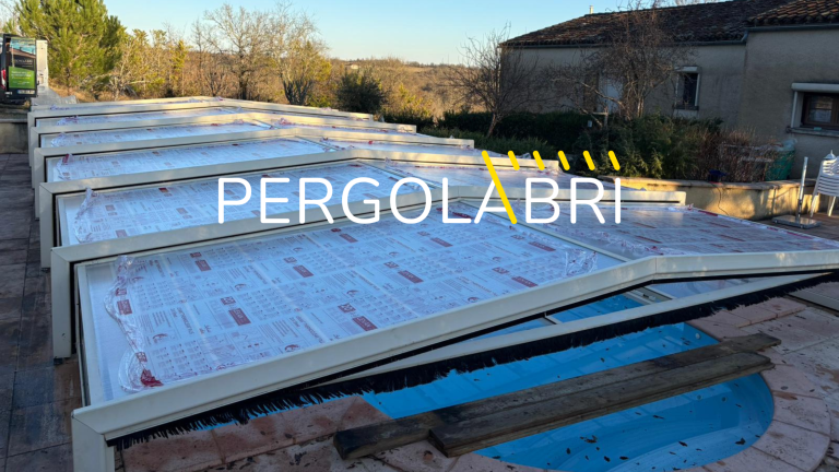 Remplacement de toiture d&rsquo;abri de piscine Sokool à Poitiers
