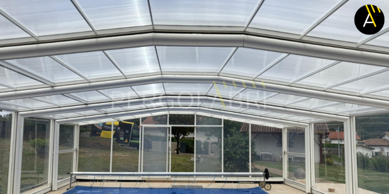 Réparation d’abris de piscine hauts