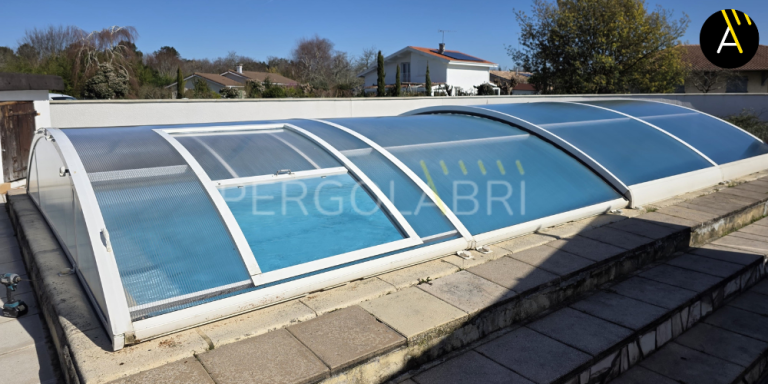 Rénovation d’un abri de piscine semi coulissant vieillissant