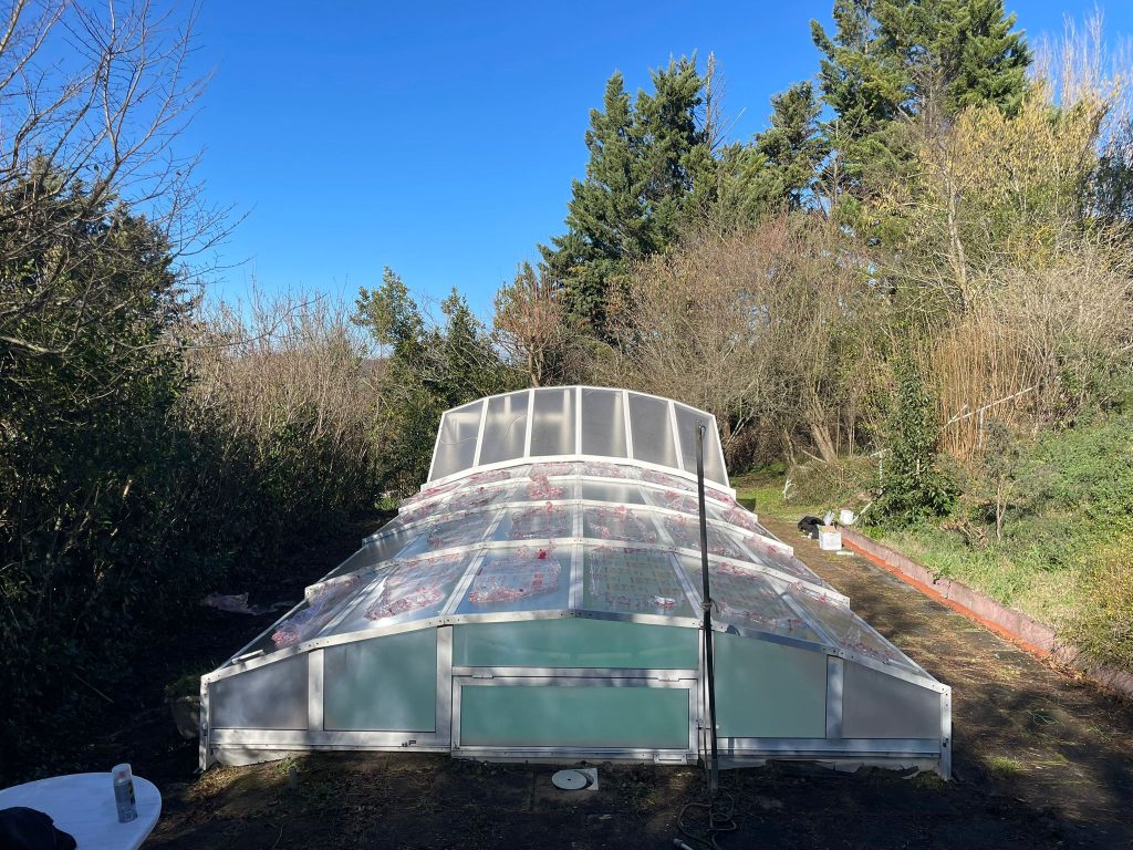 Abri de piscine Swim Protec rénové à Lourdes après le remplacement des plaques en polycarbonate