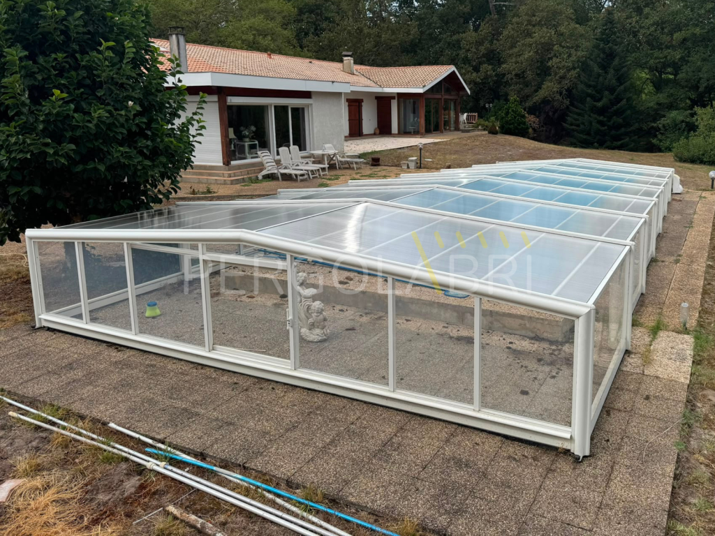 Réparation abri de piscine à Peyrehorade (40) : un abri transformé sans le remplacer