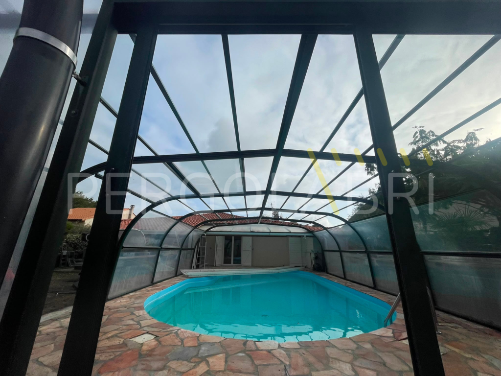 renovation-toiture-abri-piscine-cestas-fixation-plaque