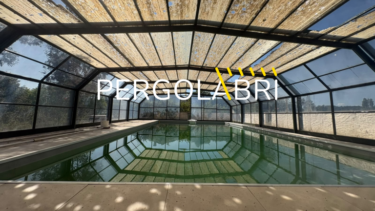 Réparation de la toiture d’un abri de piscine haut à Soustons (40)