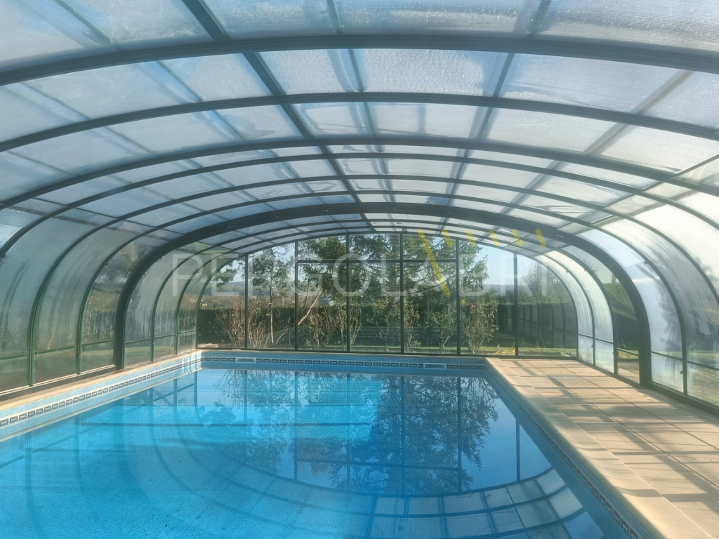 Remplacement de la toiture d'un abri de piscine à Ronce-les-Bains (13)