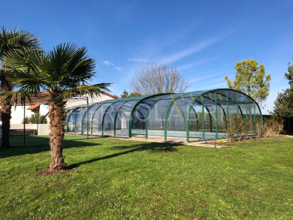 Remplacement de la toiture d'un abri de piscine à Ronce-les-Bains (5)