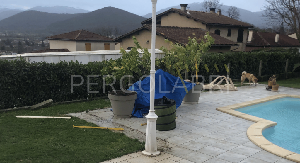 Réparation abri Antichan-de-Frontignes : abri eureka envolé dans le jardin du voisin