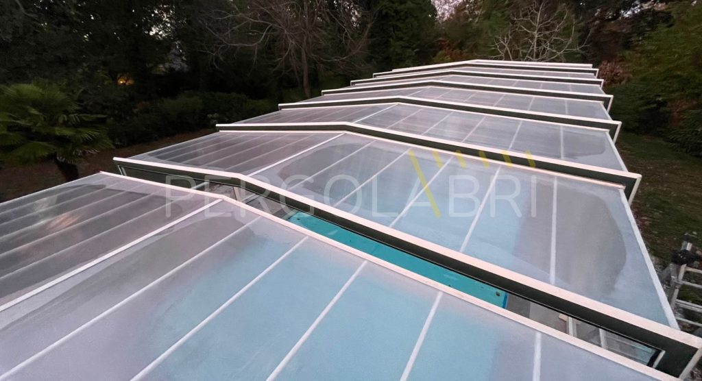 Abri Eureka 7 modules entièrement couvert de plaques neuves